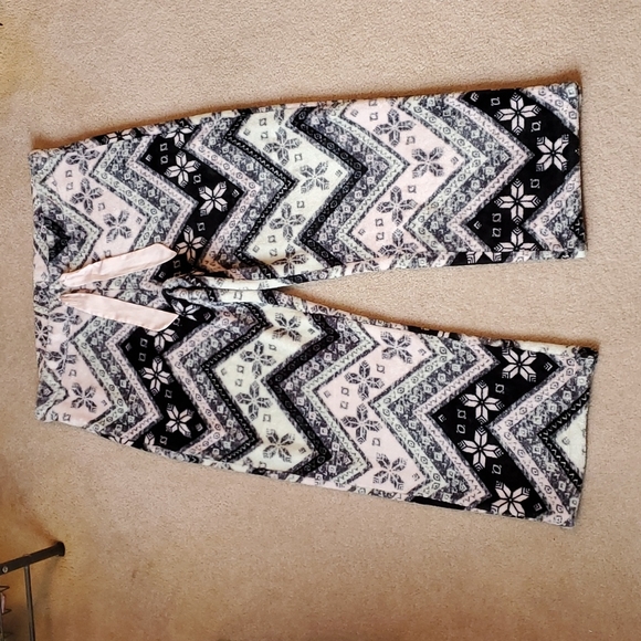 Maurices size 1X super plush pajama pants *Excellent Condition* - Picture 8 of 9